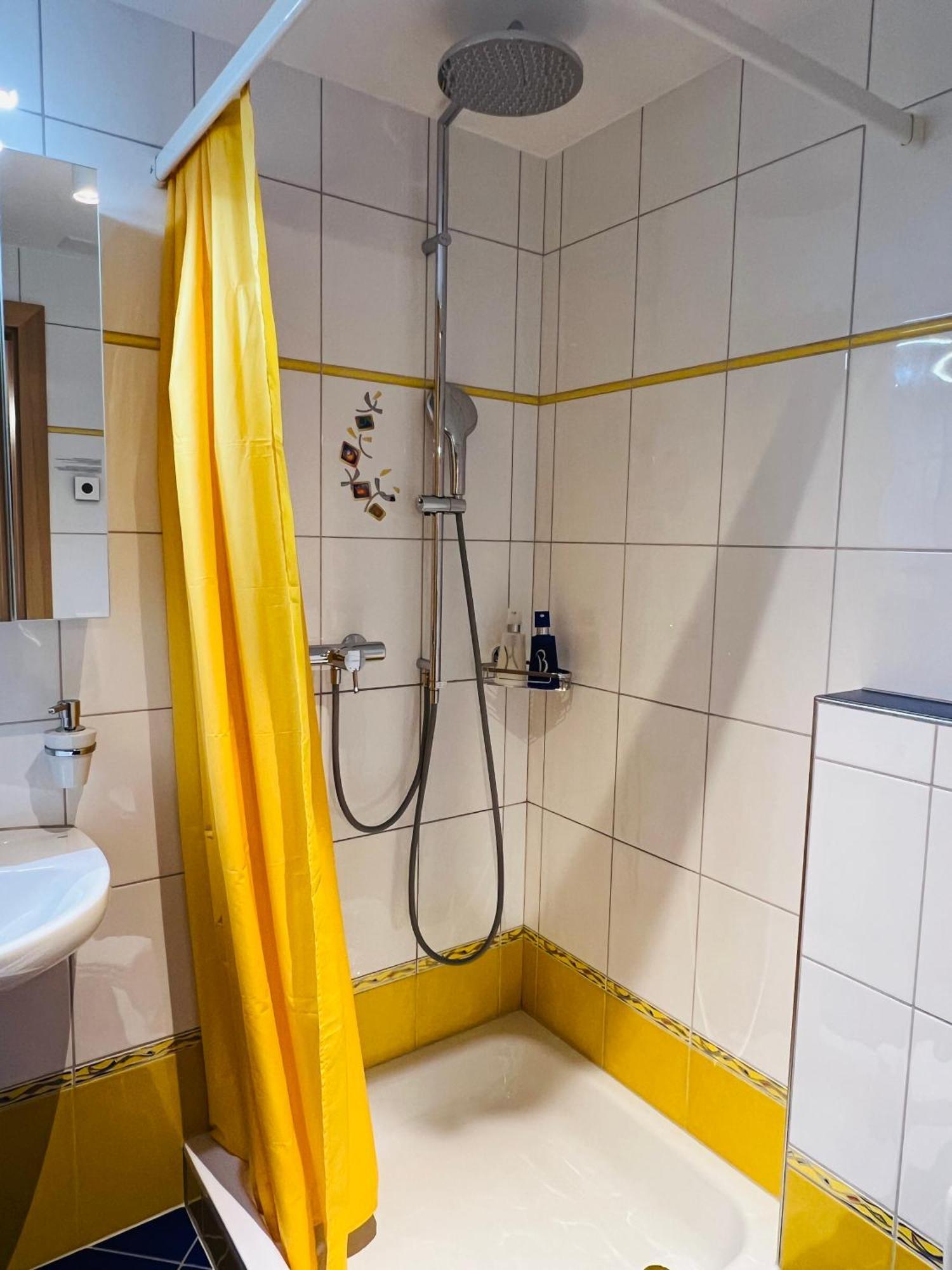 Wonderful & Private Room With En-Suite Bathroom Triesenberg Buitenkant foto